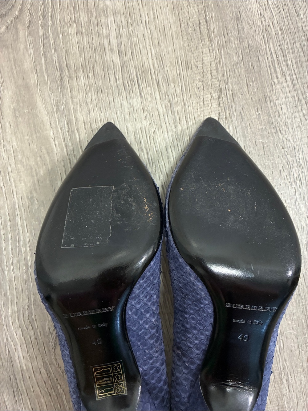 BURBERRY Python Leather Pumps - Picture 7 of 8